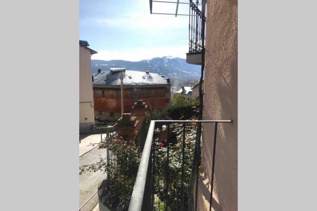 Puigcerda Centro. Acogedor Apartament En El Pueblo Luaran gambar